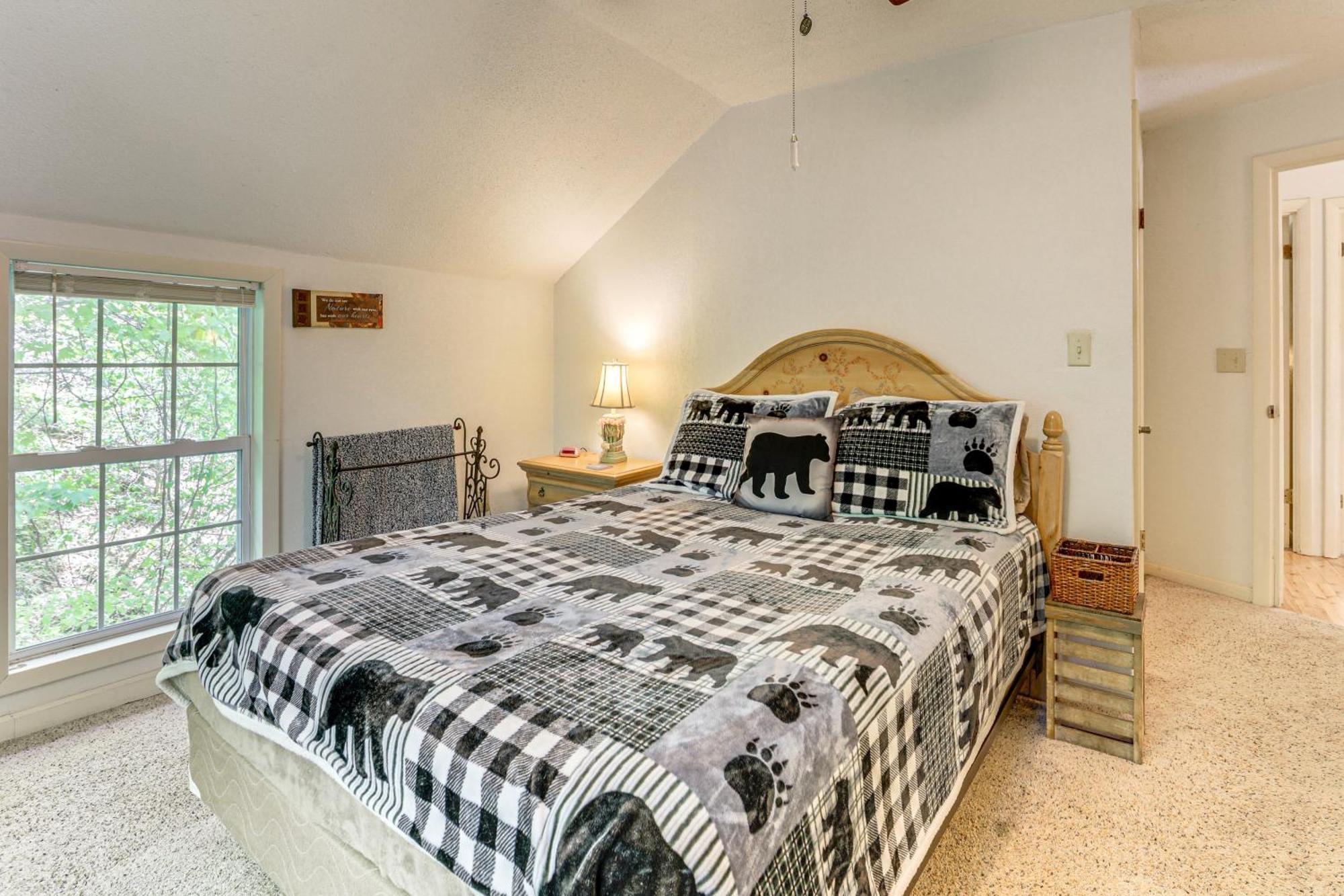 Bryson City Cottage With Hot Tub And Waterfall Views! Luaran gambar