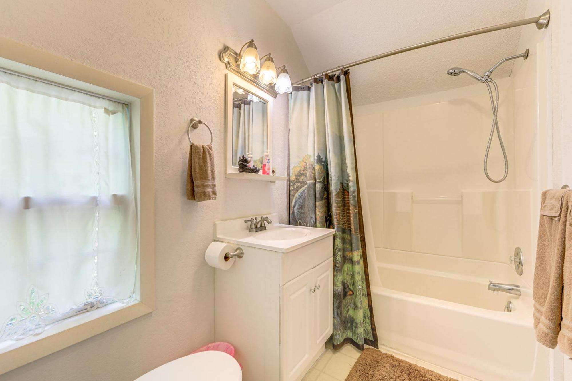 Bryson City Cottage With Hot Tub And Waterfall Views! Luaran gambar