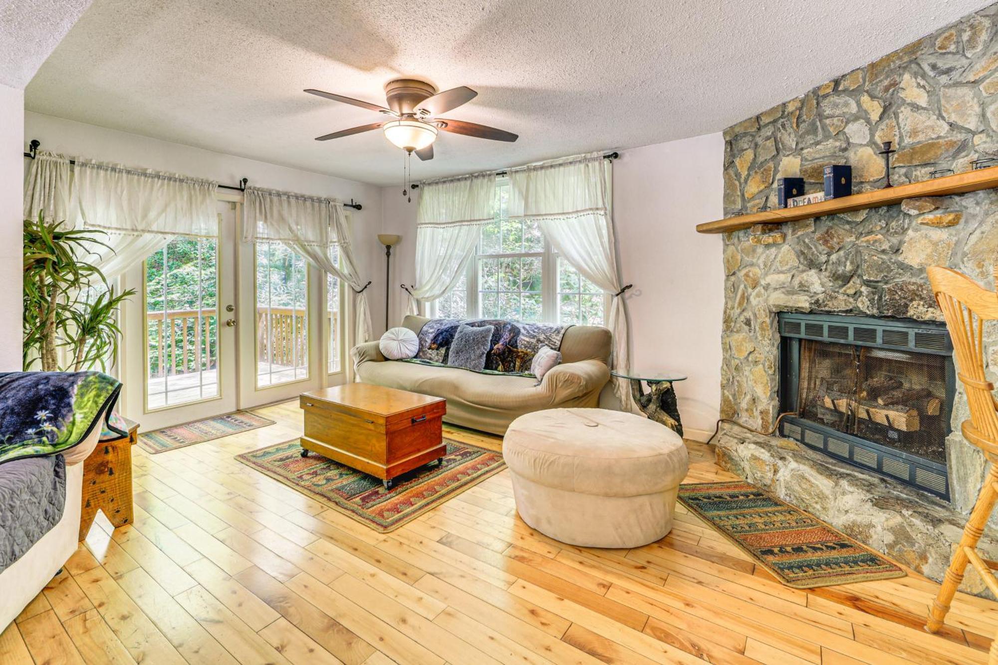 Bryson City Cottage With Hot Tub And Waterfall Views! Luaran gambar