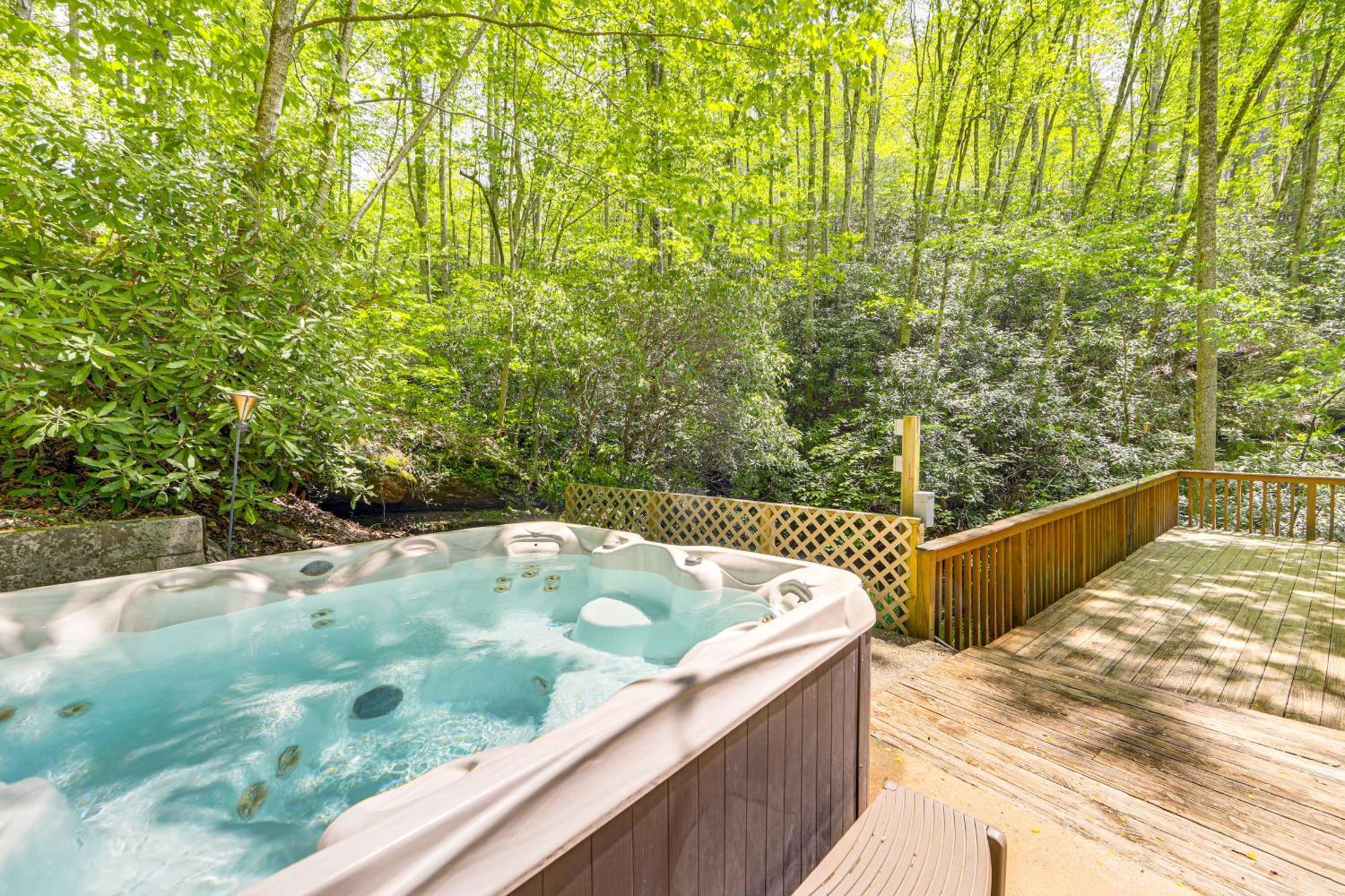 Bryson City Cottage With Hot Tub And Waterfall Views! Luaran gambar